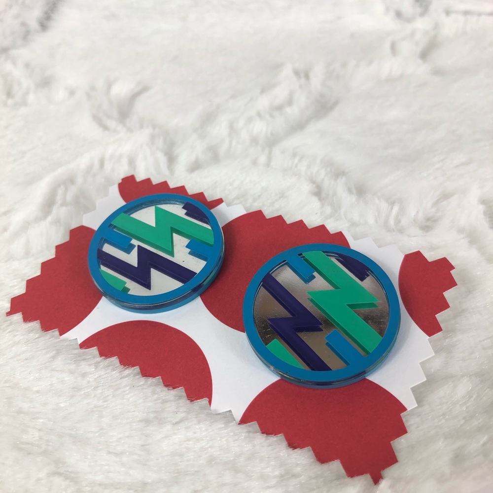 Avon 1980’s mirrored magic pierced earrings blue